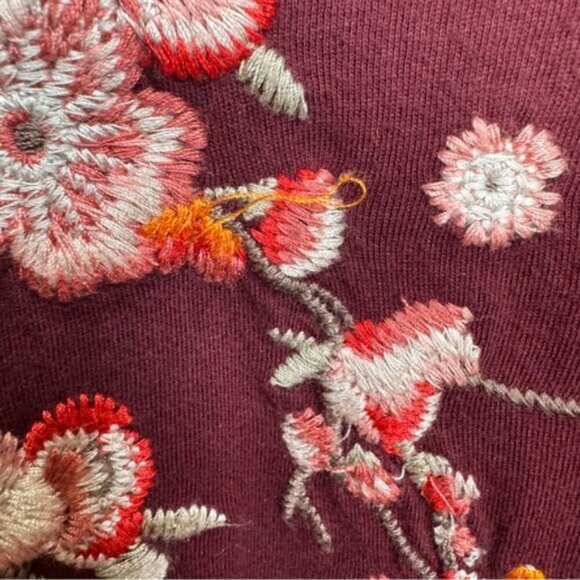 Johnny Was JW Los Angeles Embroidered Vneck Shark Bite Hem Tunic Top - Picture 6 of 12